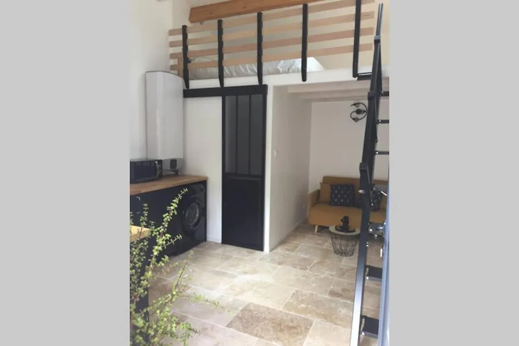 Studio Moderne location