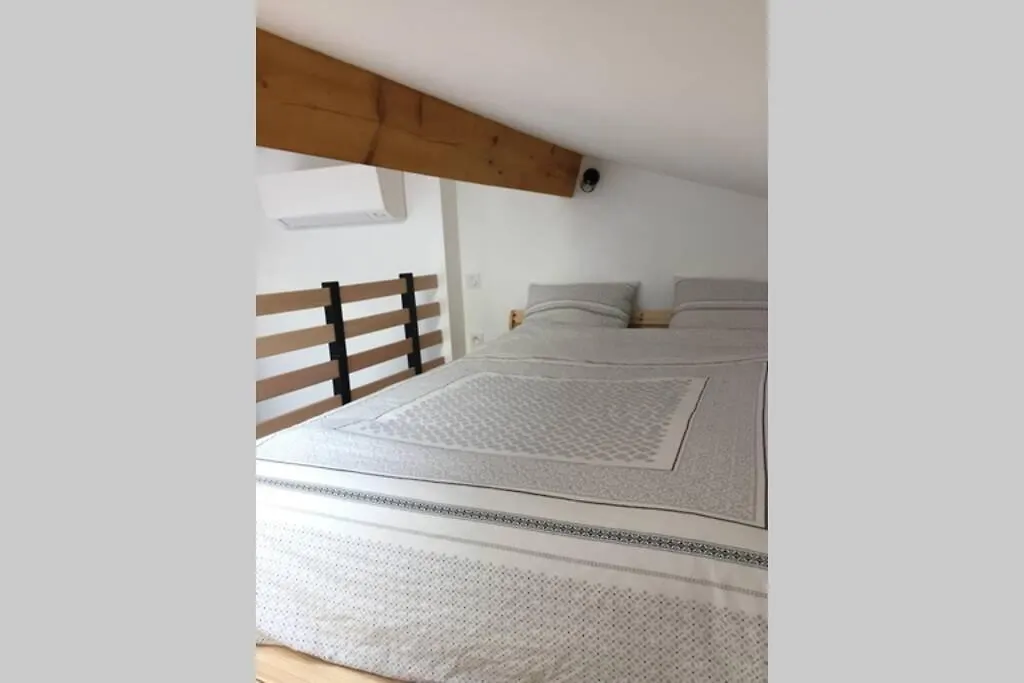Apartment Studio Moderne Saint-Symphorien-d'Ozon France